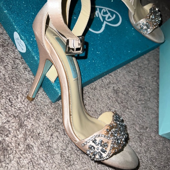 Look like new SB- Gina Champagne Style - Picture 5 of 6